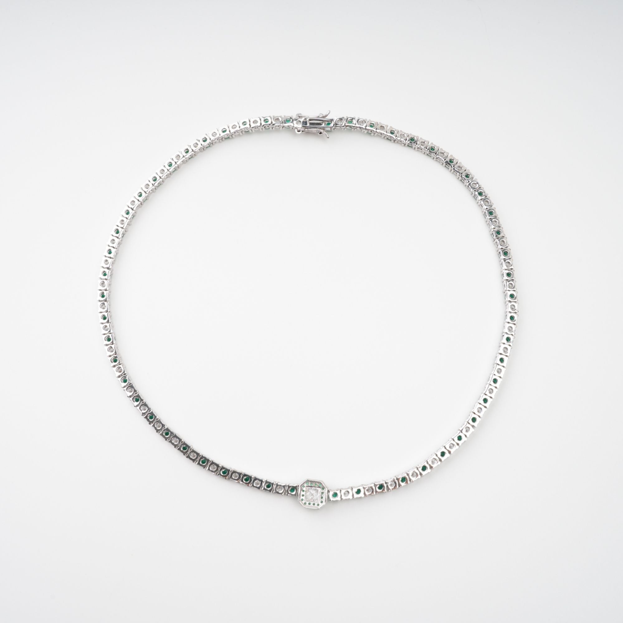 Héloïse Green Crystal Embellished Necklace Avalabel