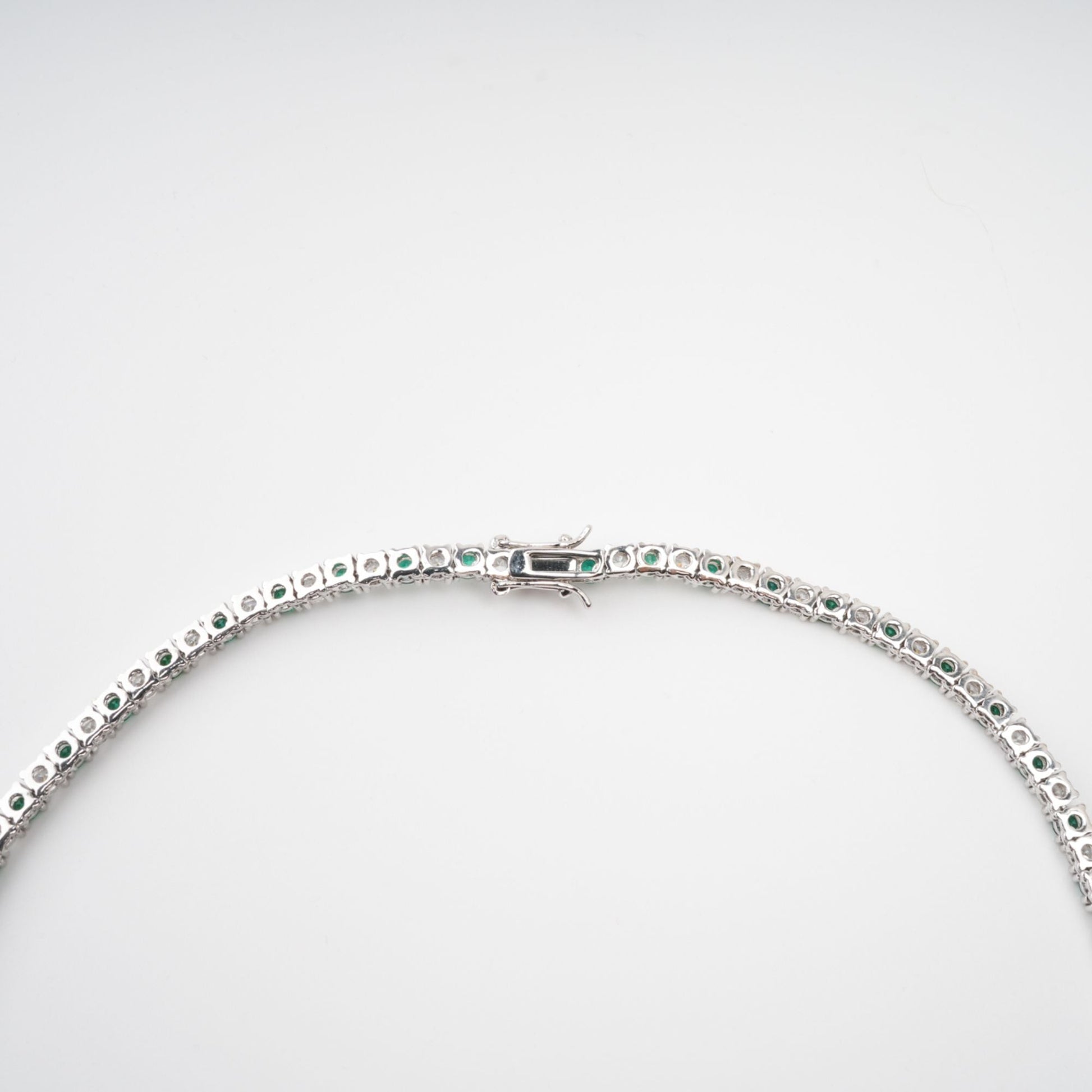 Héloïse Green Crystal Embellished Necklace Avalabel