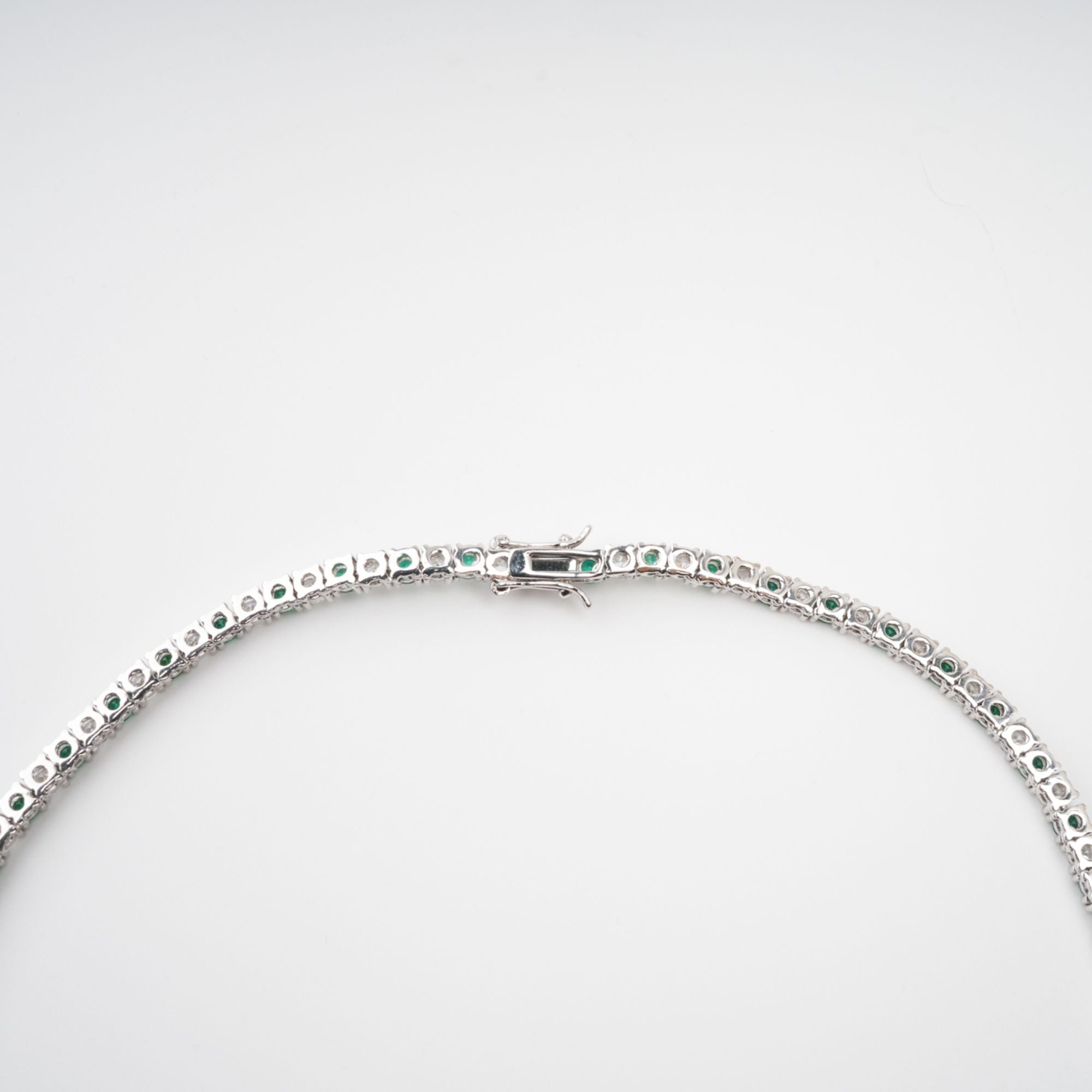 Héloïse Green Crystal Embellished Necklace Avalabel