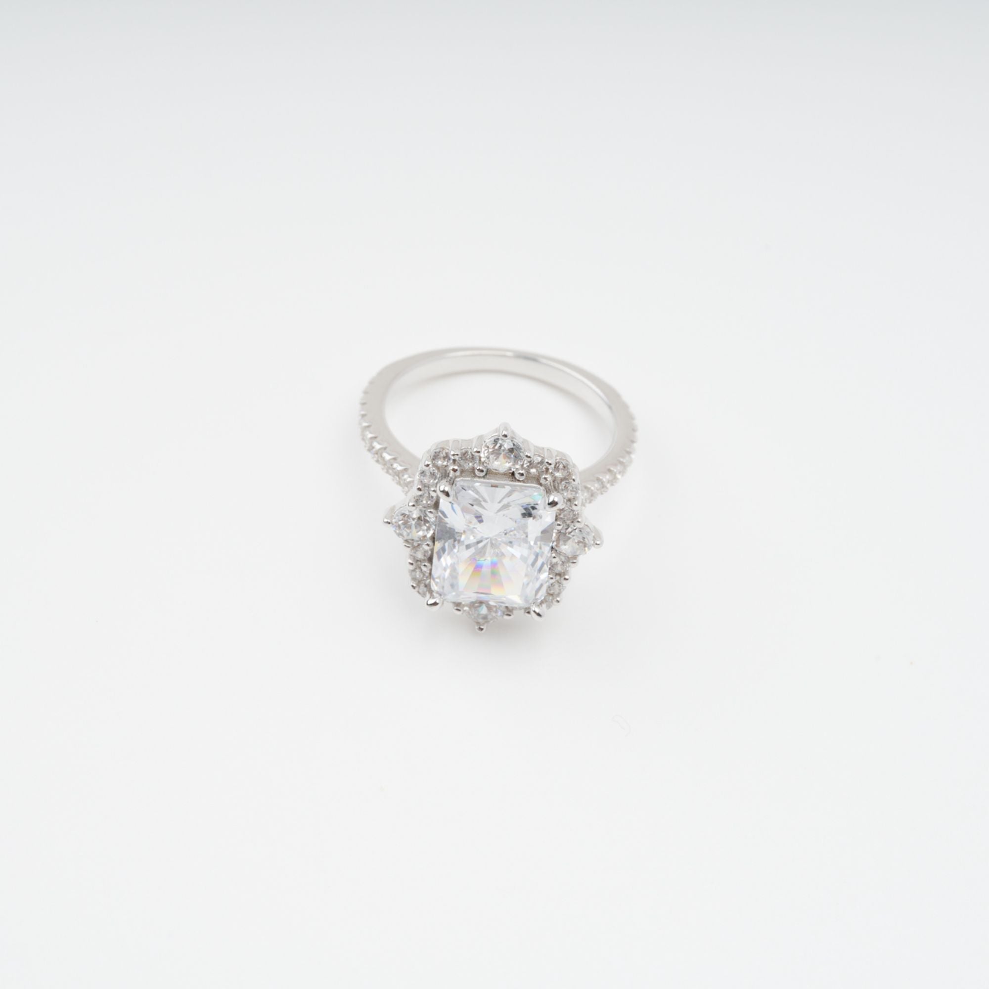 Émilienne Sterling Silver Rectangular Zircon Gemstone Ring Avalabel