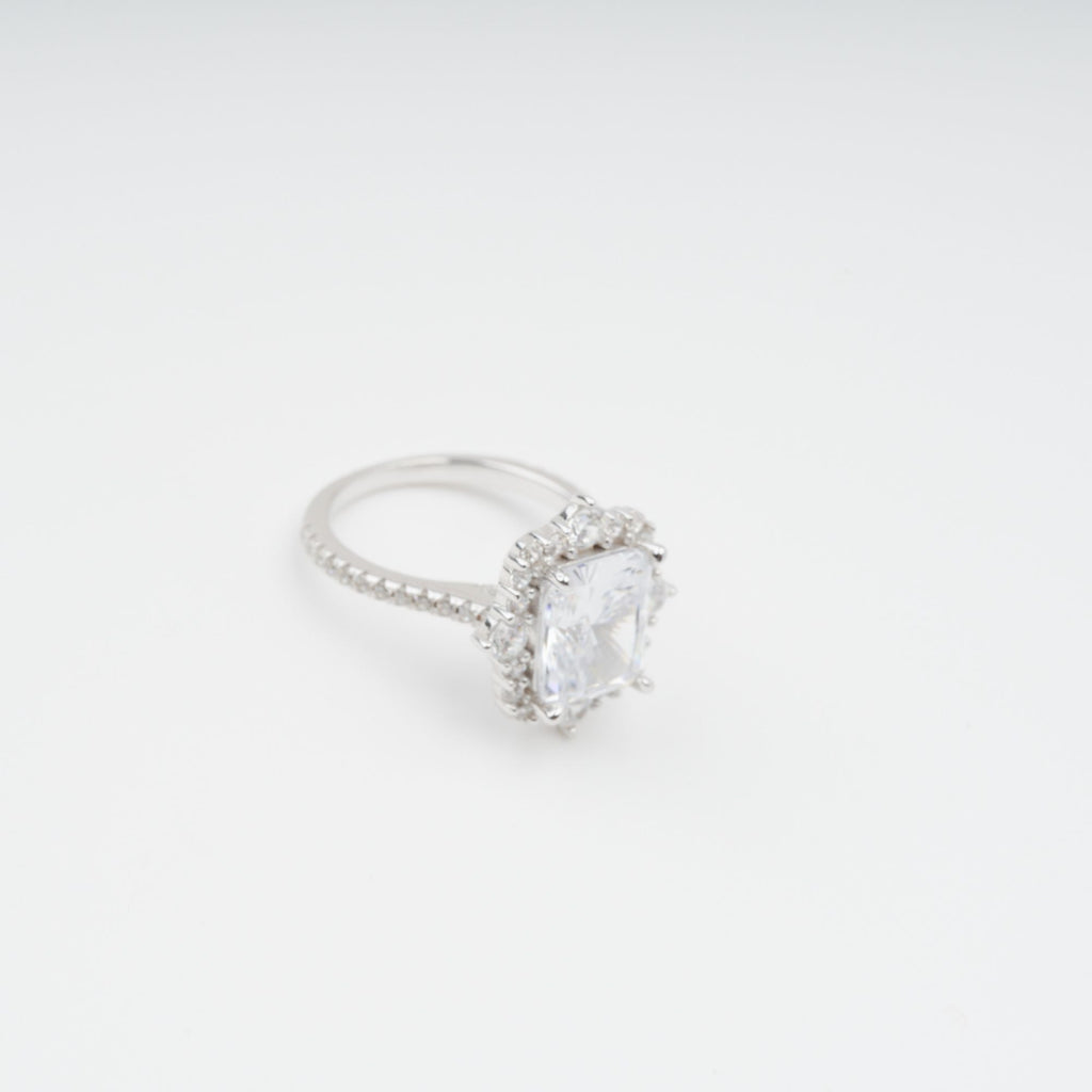 Émilienne Sterling Silver Rectangular Zircon Gemstone Ring Avalabel