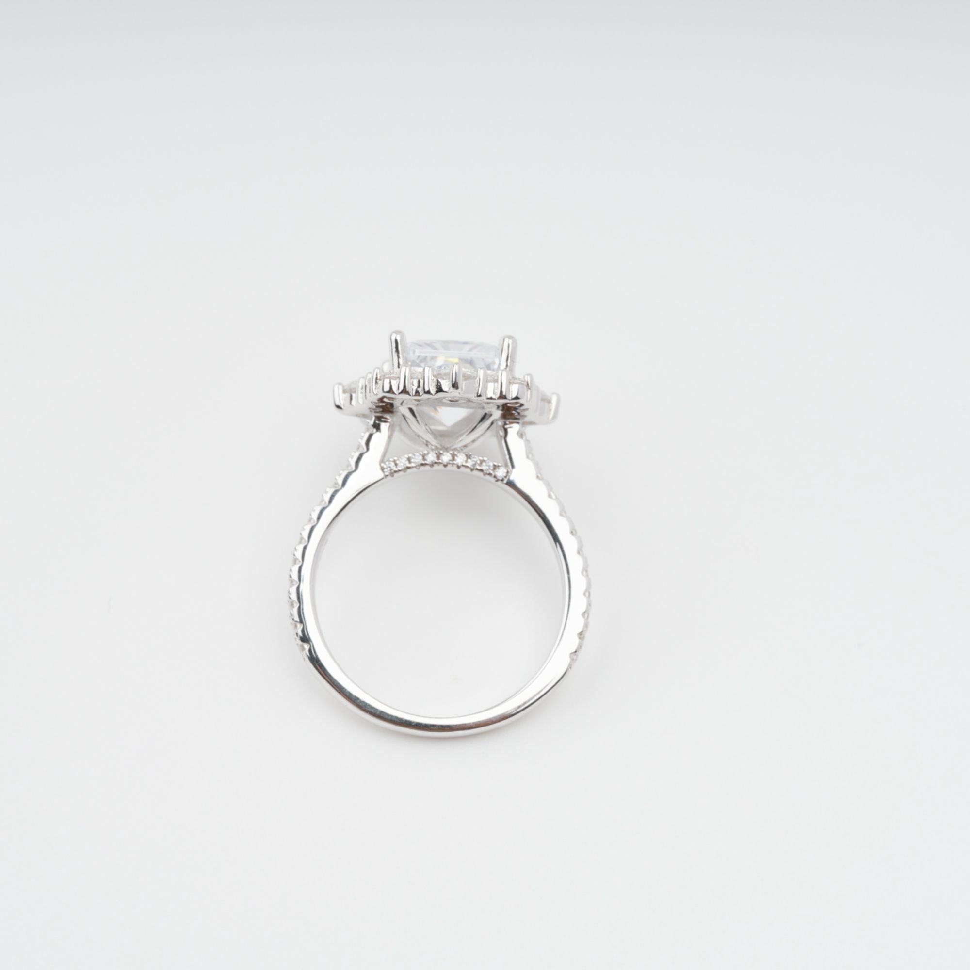 Émilienne Sterling Silver Rectangular Zircon Gemstone Ring Avalabel