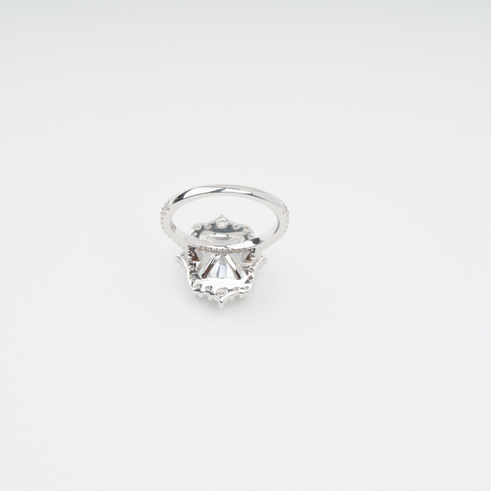 Émilienne Sterling Silver Rectangular Zircon Gemstone Ring Avalabel