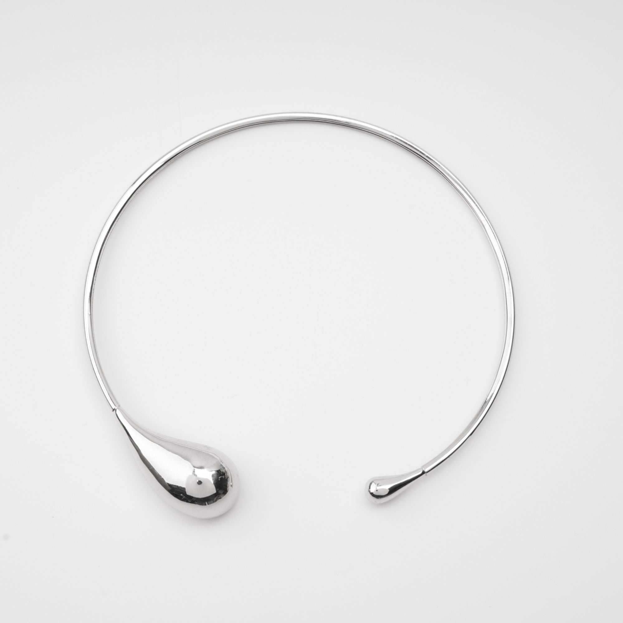 Axelle Waterdrop-Shaped Necklace Avalabel