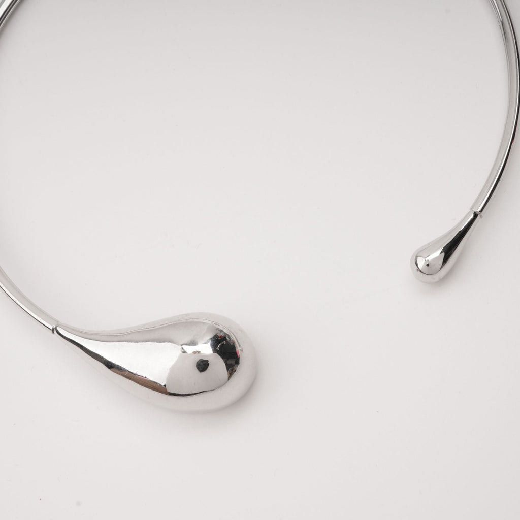 Axelle Waterdrop-Shaped Necklace Avalabel