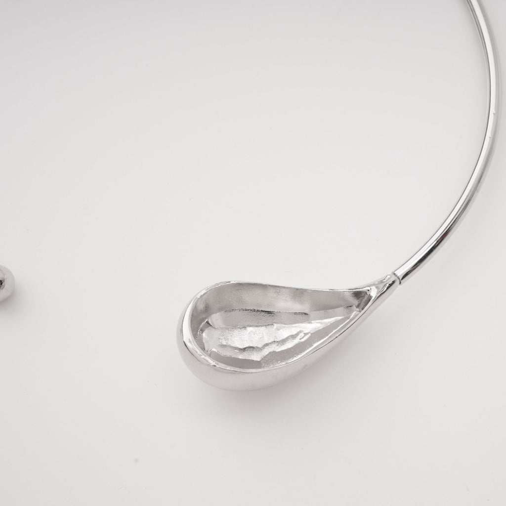 Axelle Waterdrop-Shaped Necklace Avalabel