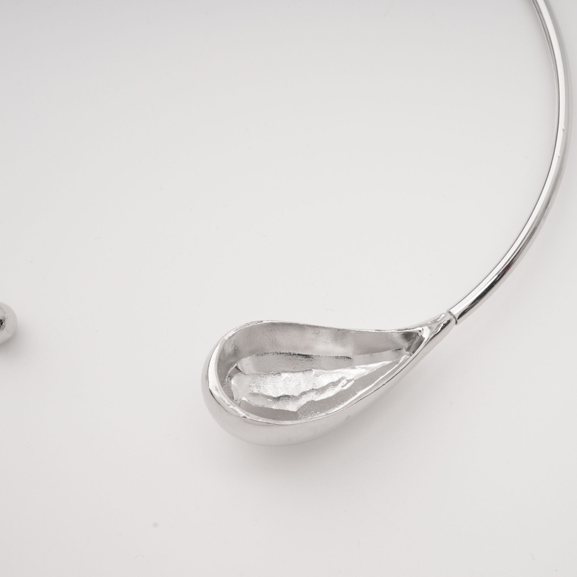 Axelle Waterdrop-Shaped Necklace Avalabel