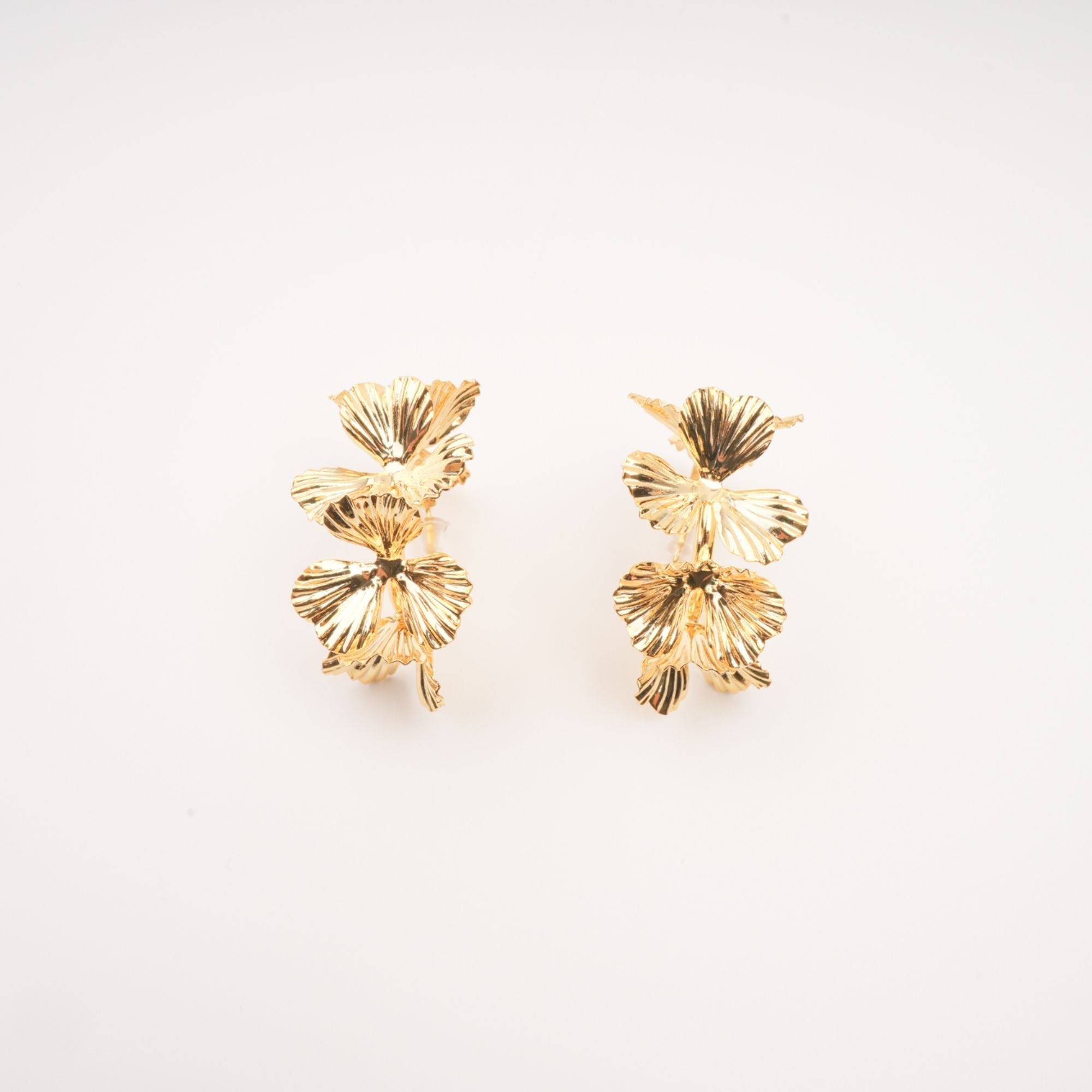Lola Faux-Flower Gold Earrings Avalabel