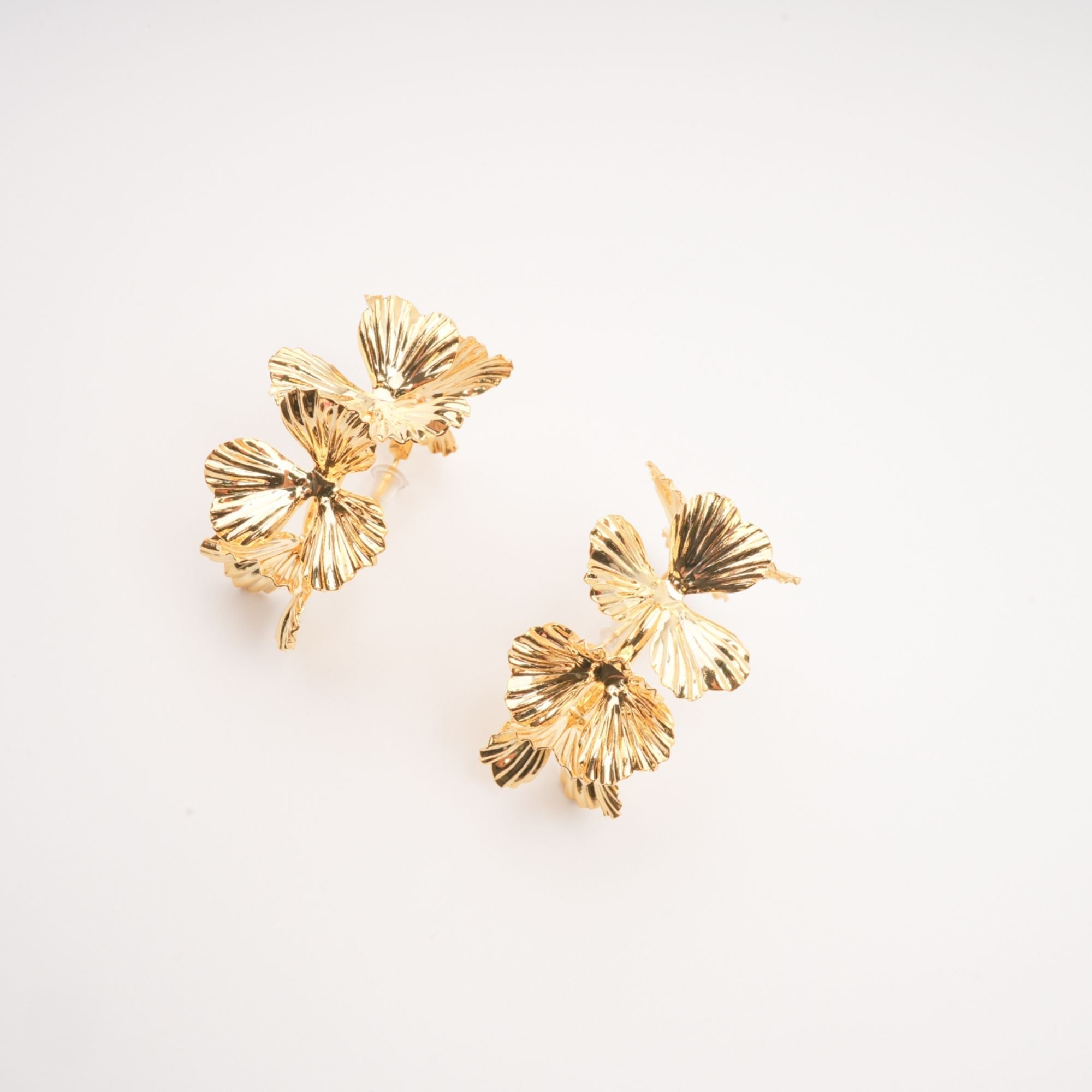 Lola Faux-Flower Gold Earrings Avalabel