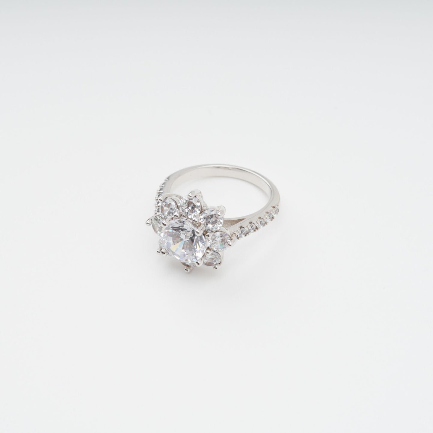 Émilie Sterling Silver Flower Shaped Zircon Gemstone Ring Avalabel