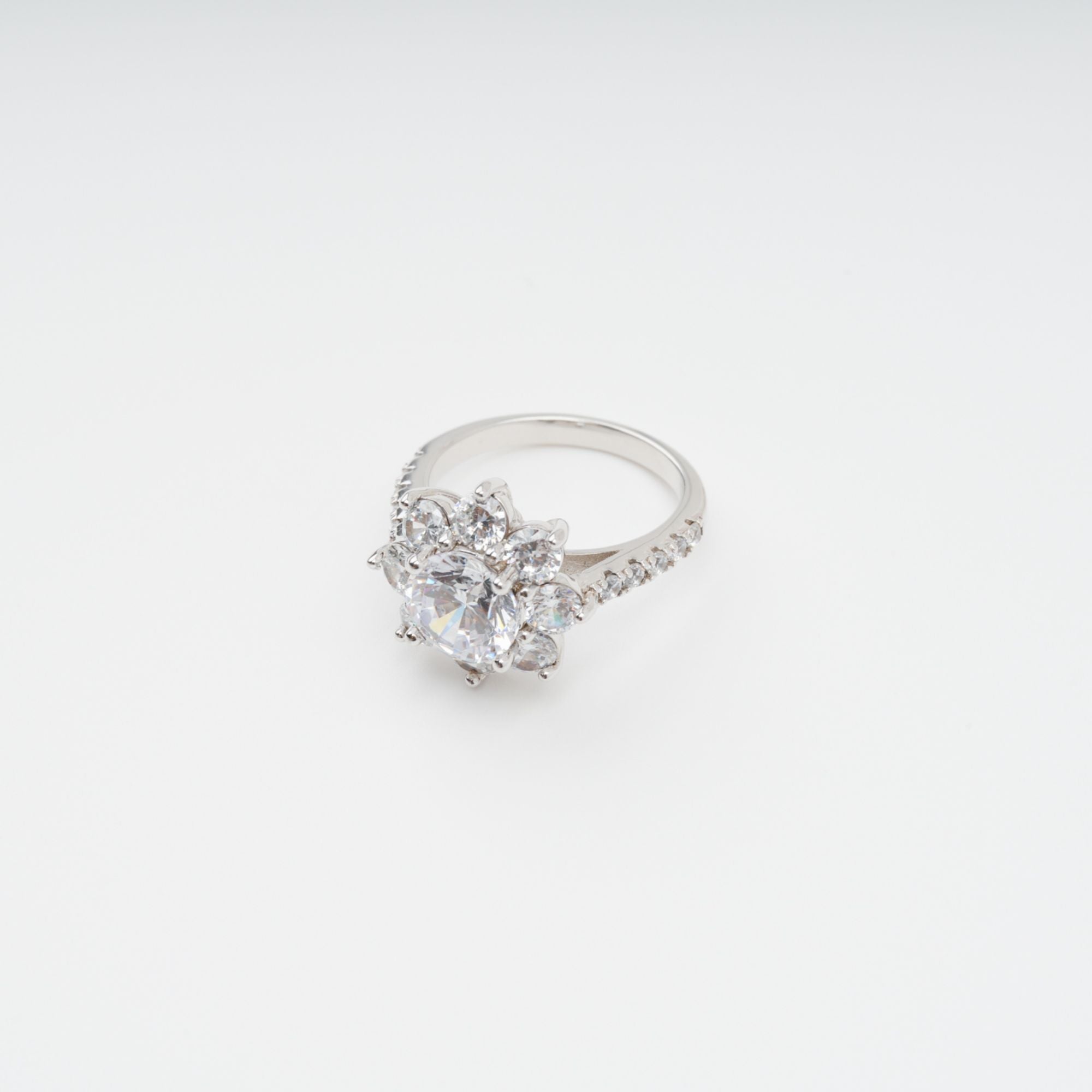 Émilie Sterling Silver Flower Shaped Zircon Gemstone Ring Avalabel