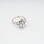 Émilie Sterling Silver Flower Shaped Zircon Gemstone Ring Avalabel