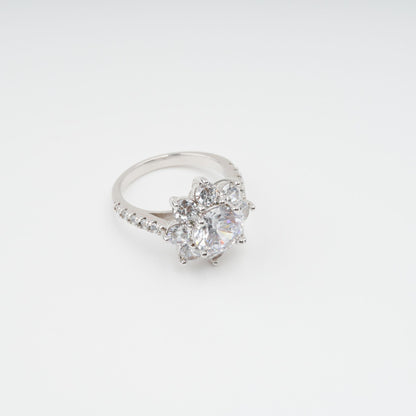 Émilie Sterling Silver Flower Shaped Zircon Gemstone Ring Avalabel