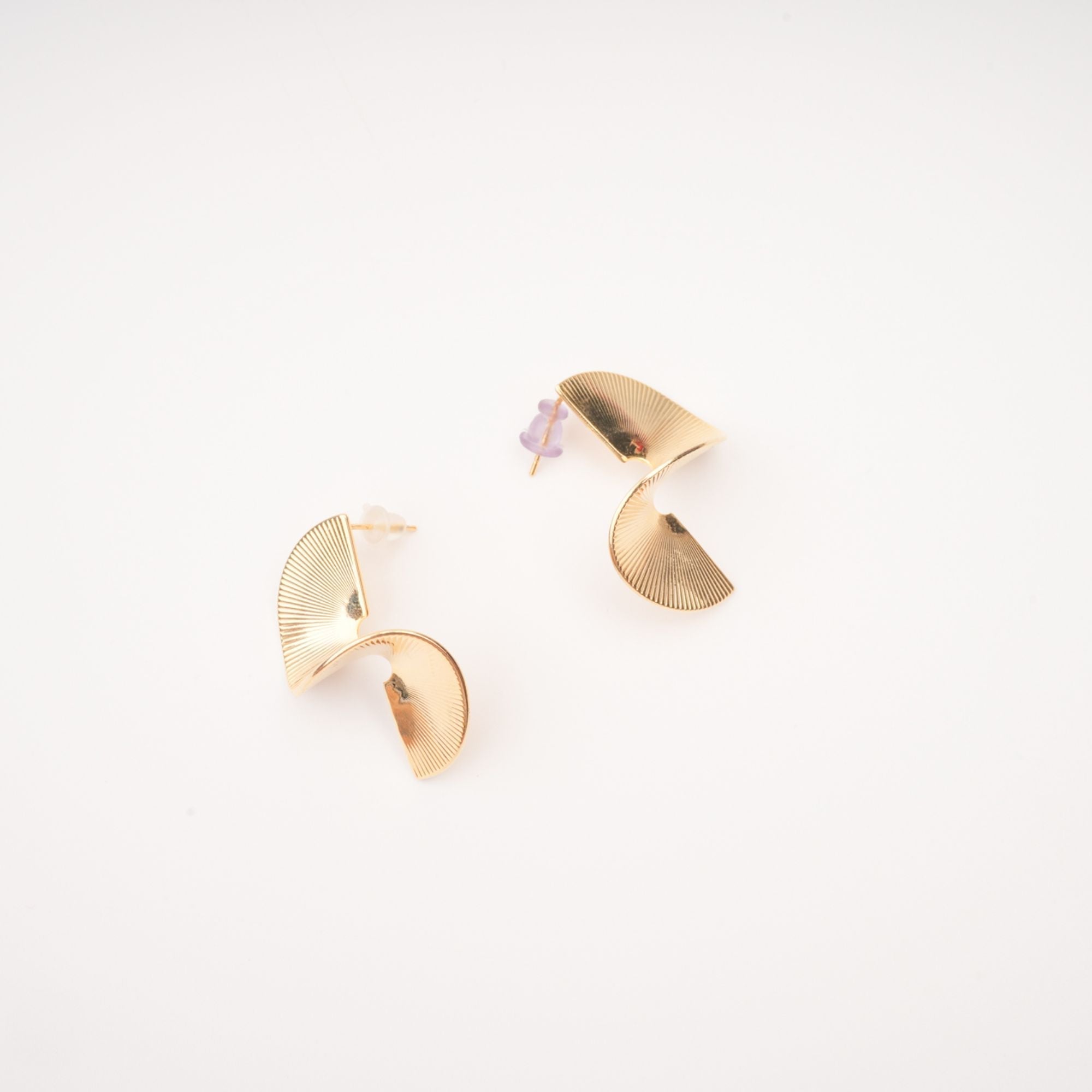 Mara Gold-Plated Twisted Earrings Avalabel