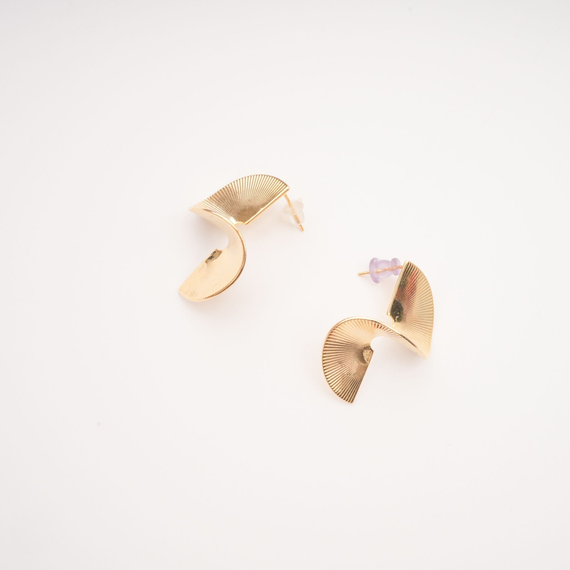 Mara Gold-Plated Twisted Earrings Avalabel