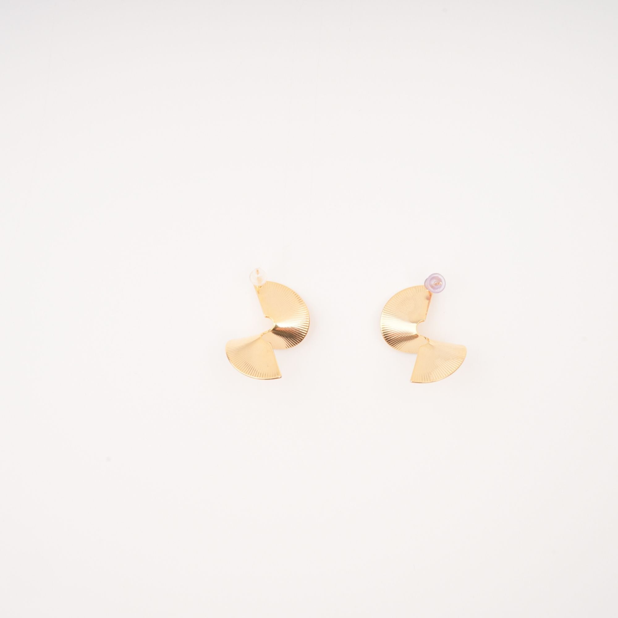 Mara Gold-Plated Twisted Earrings Avalabel