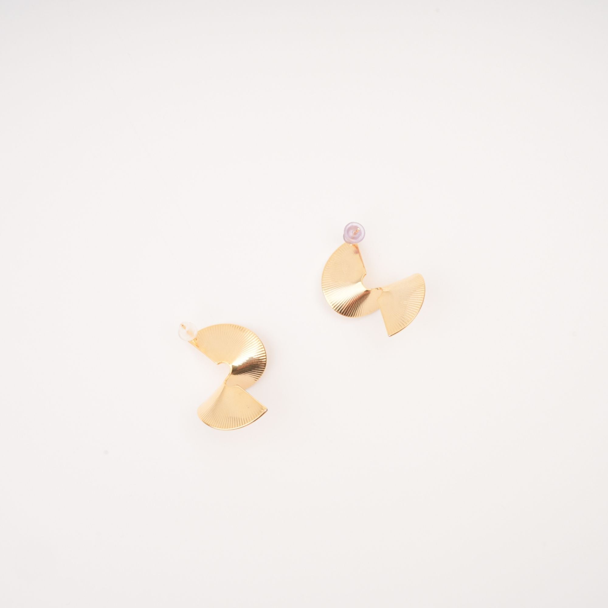 Mara Gold-Plated Twisted Earrings Avalabel