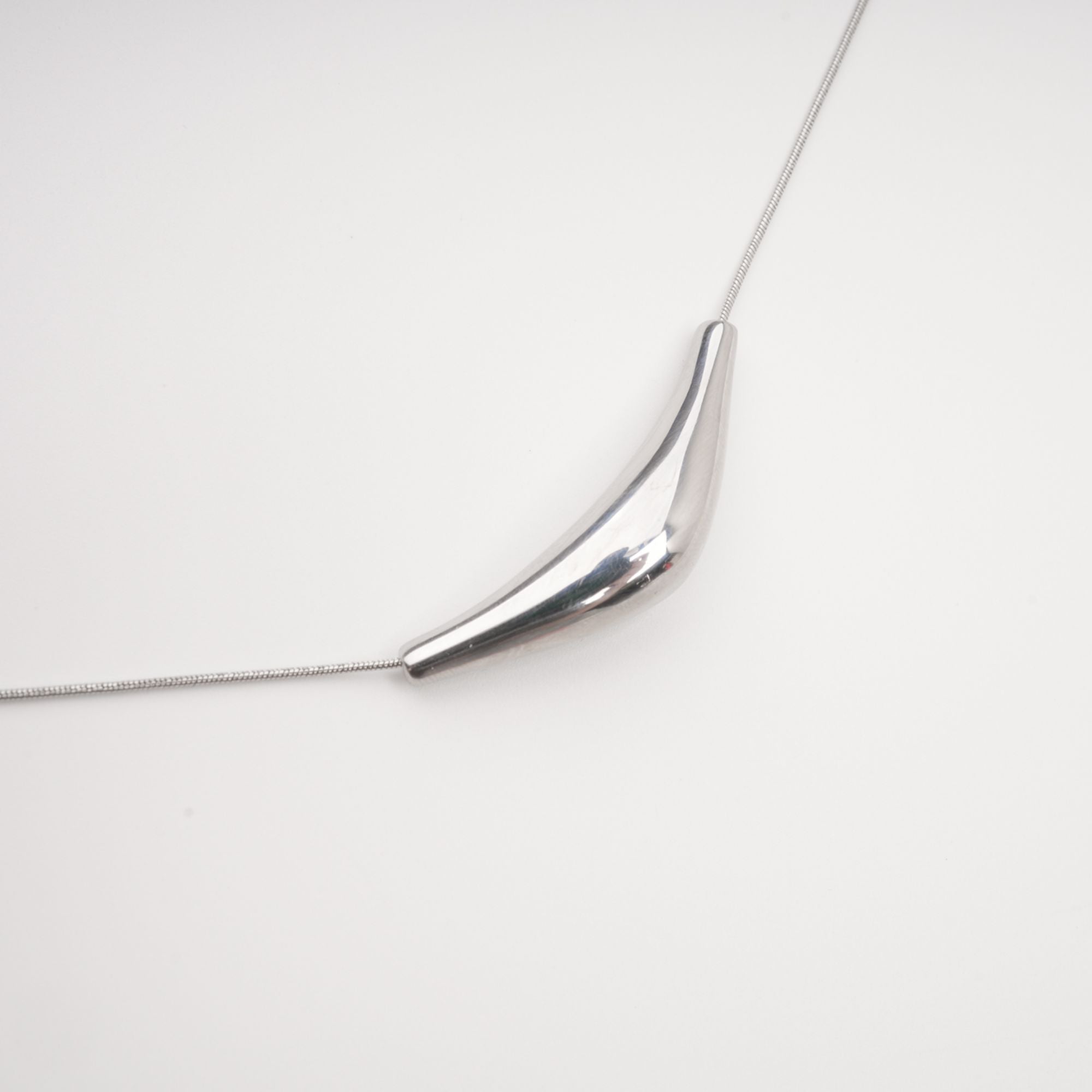 Thérèse Silver Drop Necklace Avalabel