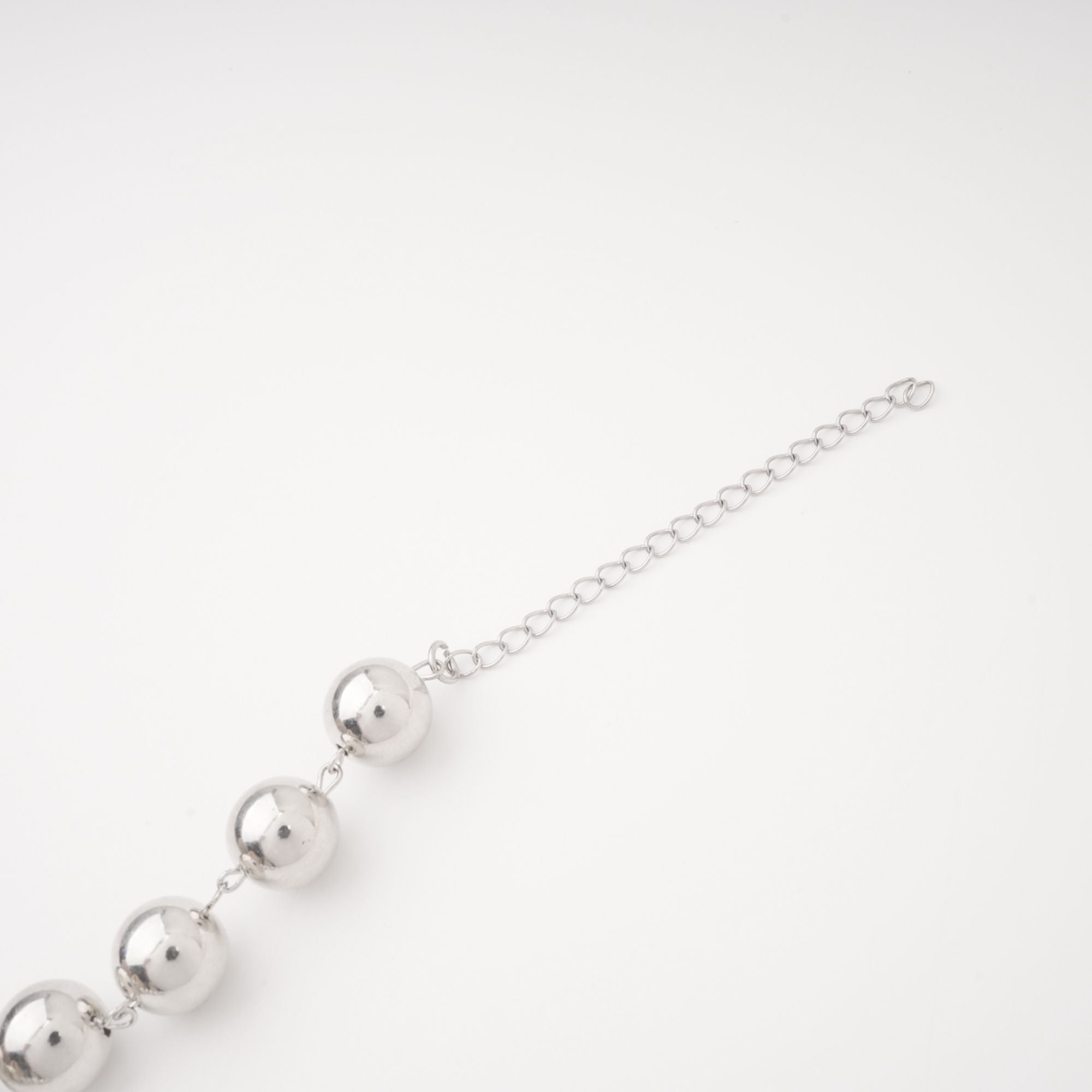 Gisèle Beaded Sphere Necklace Avalabel