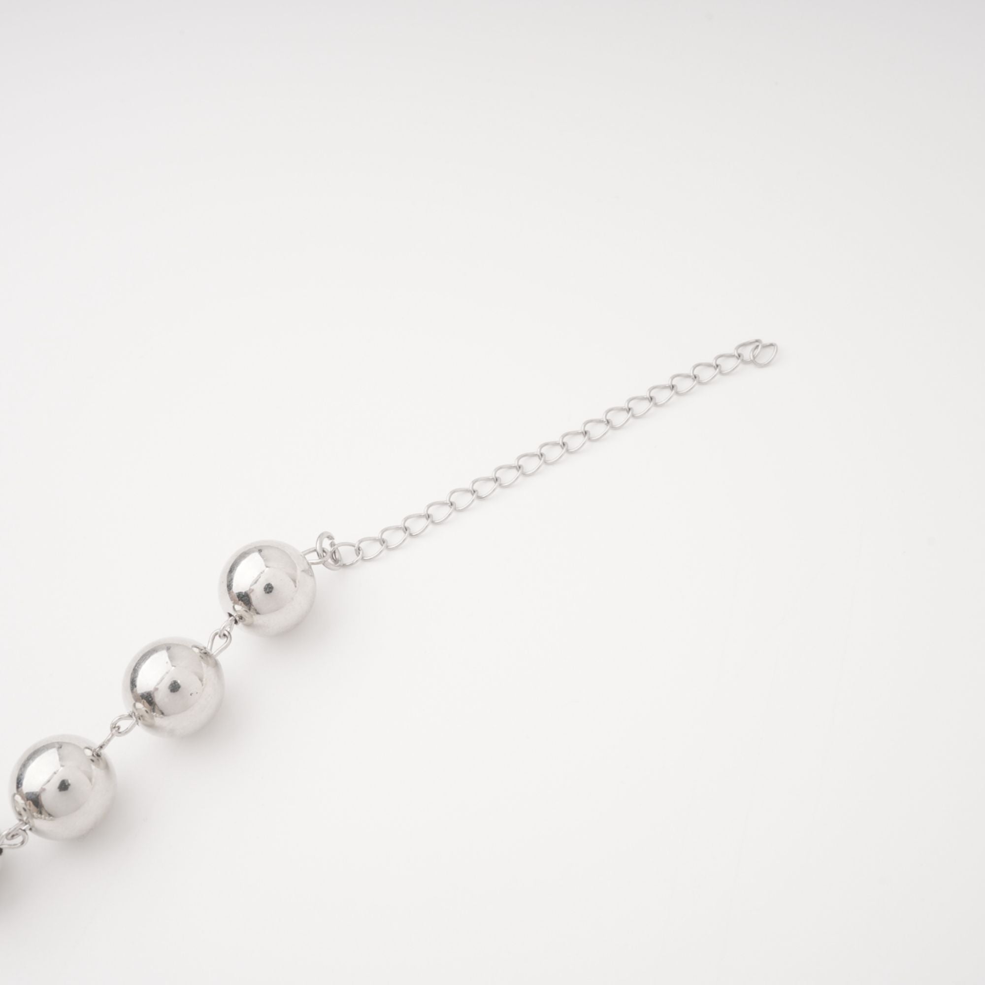 Gisèle Beaded Sphere Necklace Avalabel