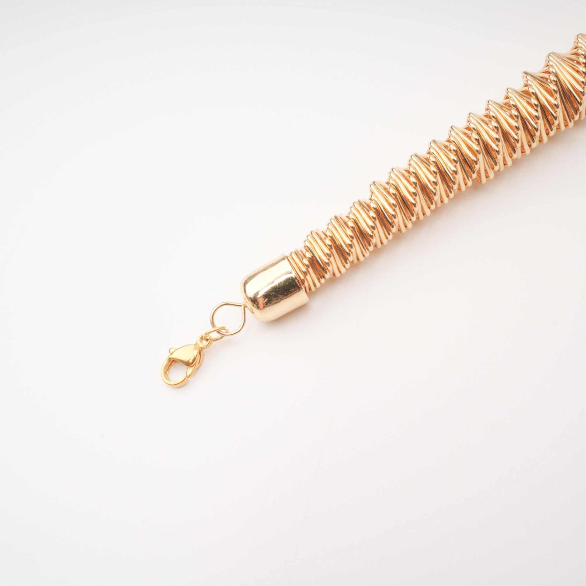 Thaïs Gold Twisted Vecklace Avalabel