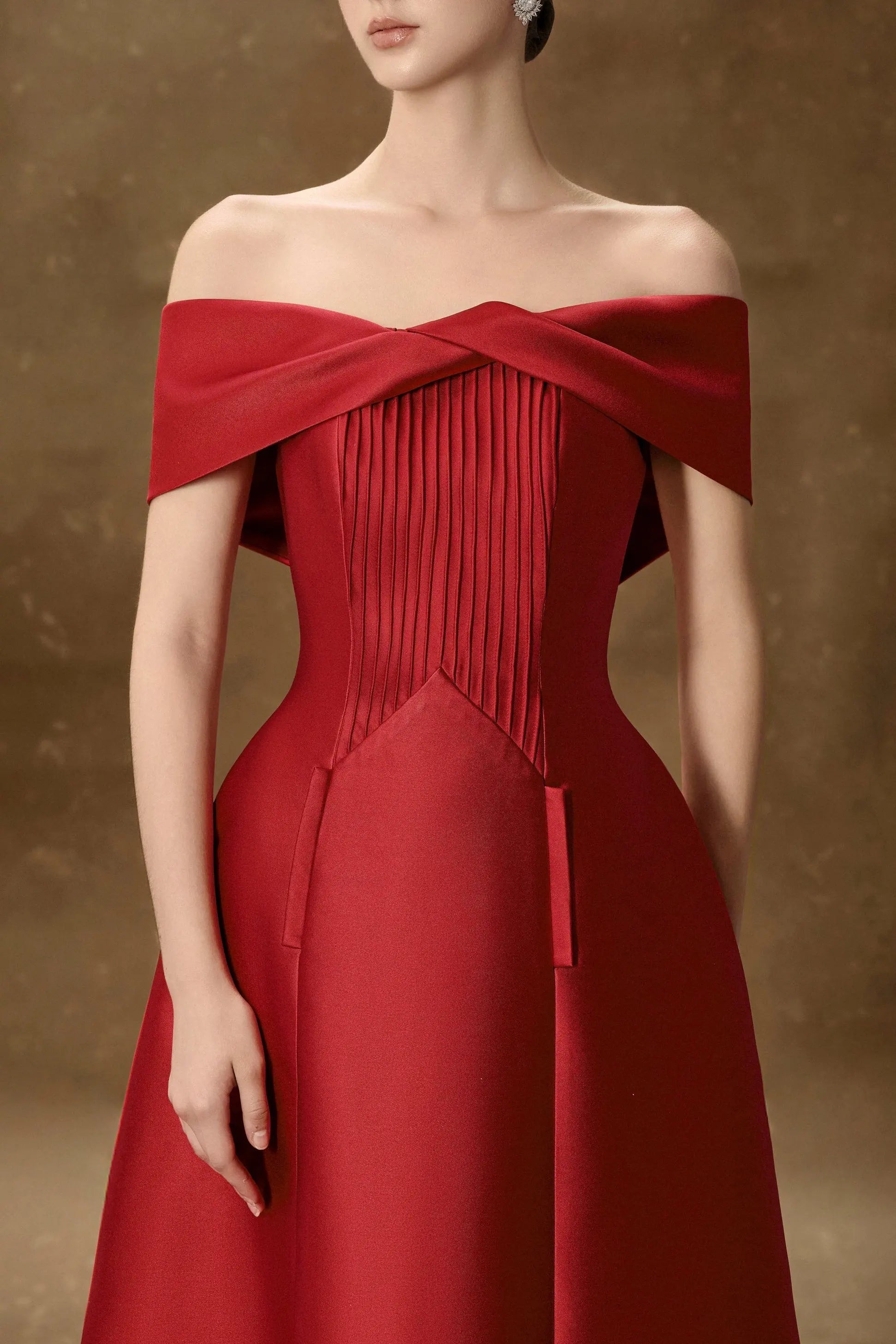HEBE STRAPLESS MIDI DRESS IN RED Avalabel