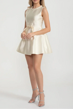 Elegant Fitted Dress With Pearl-Embellished Round Neckline And Bow Waistline Accent - Ivoire Avalabel