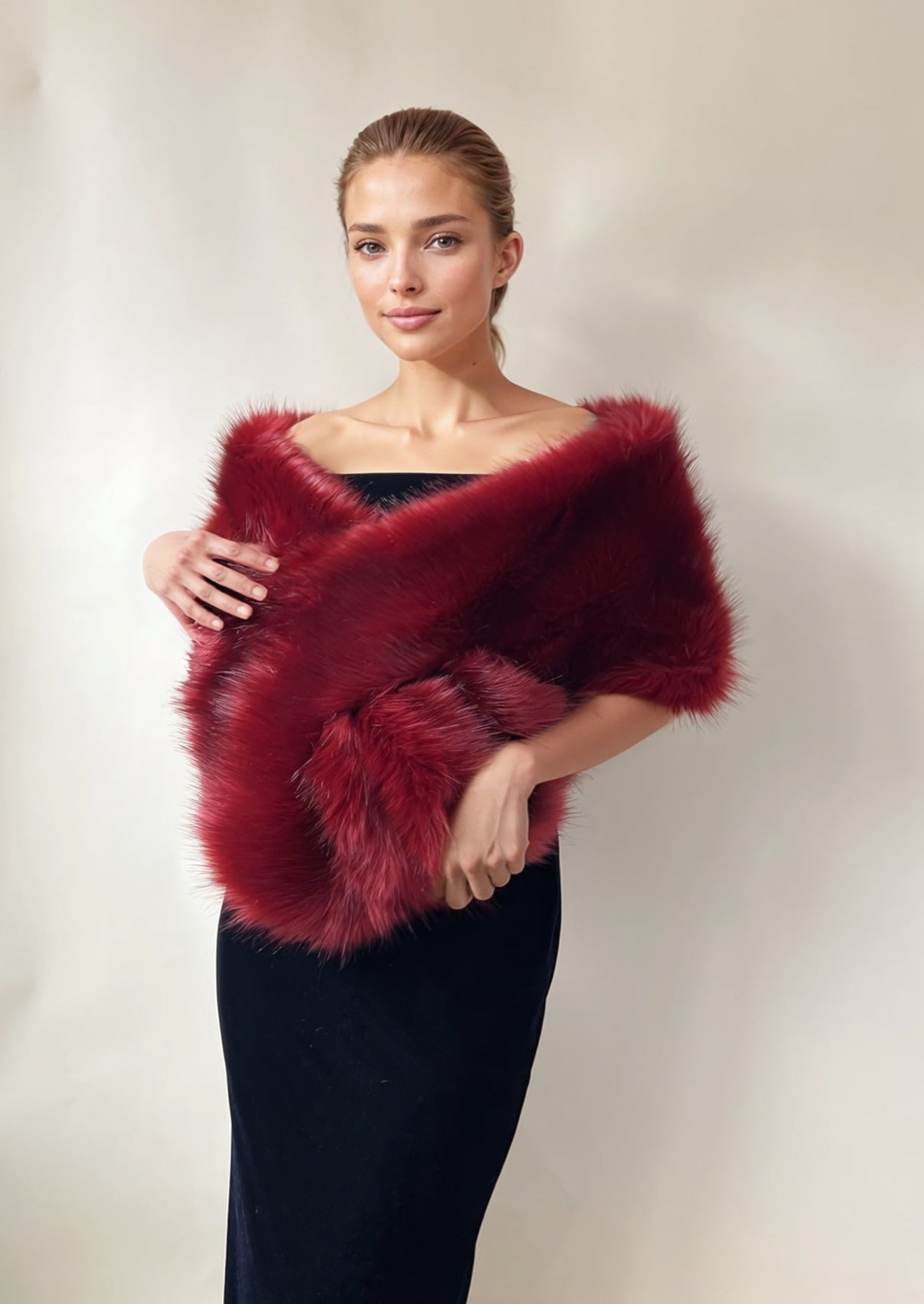 hulda Fur Shawl in wine red Avalabel