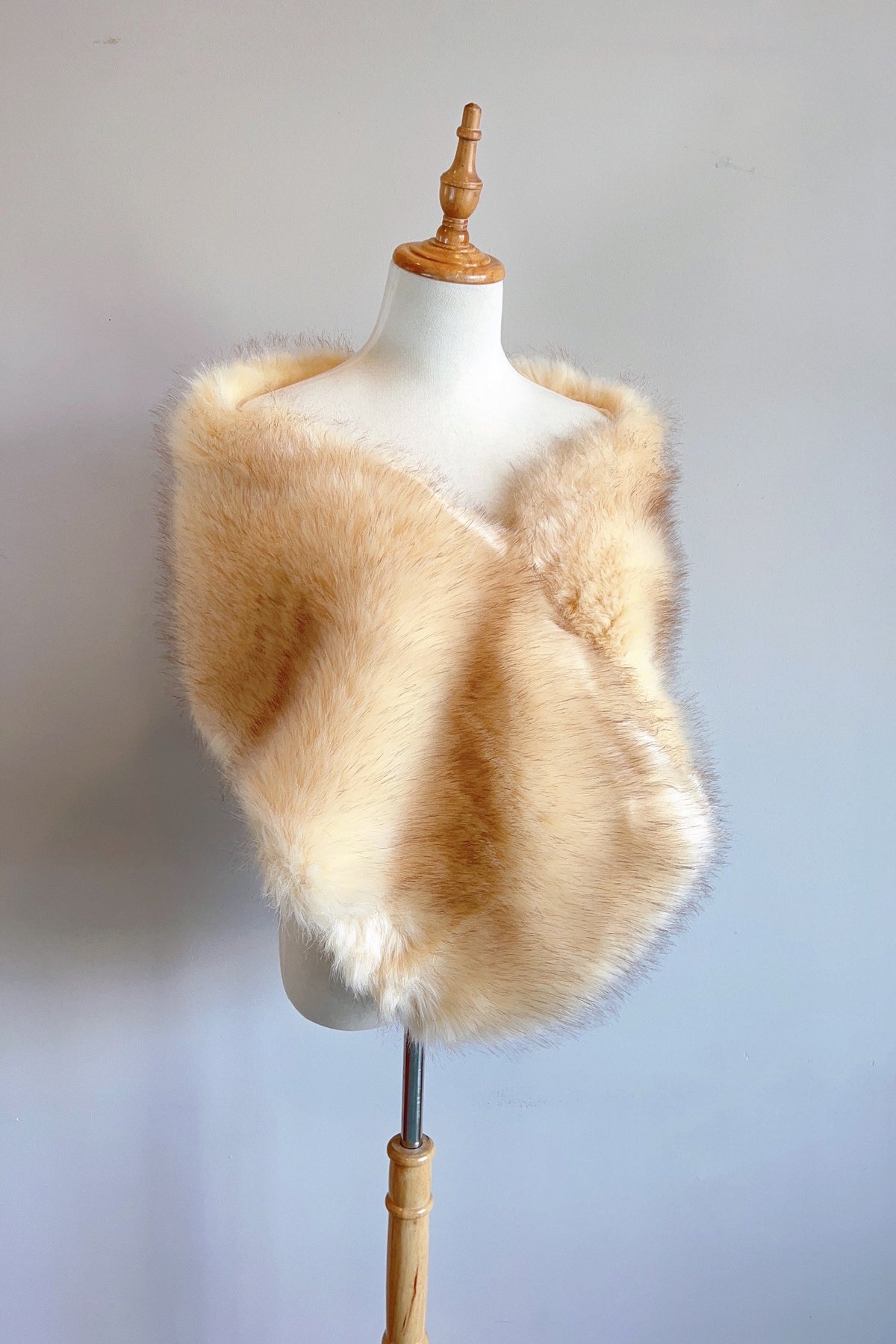 isabel Fur Shawl Avalabel