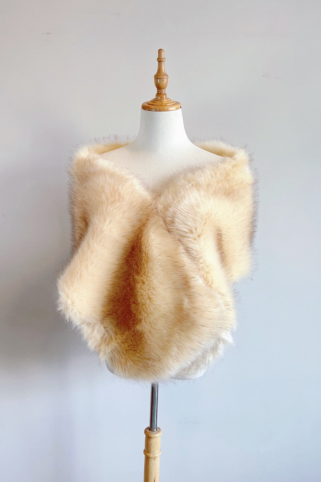 isabel Fur Shawl Avalabel