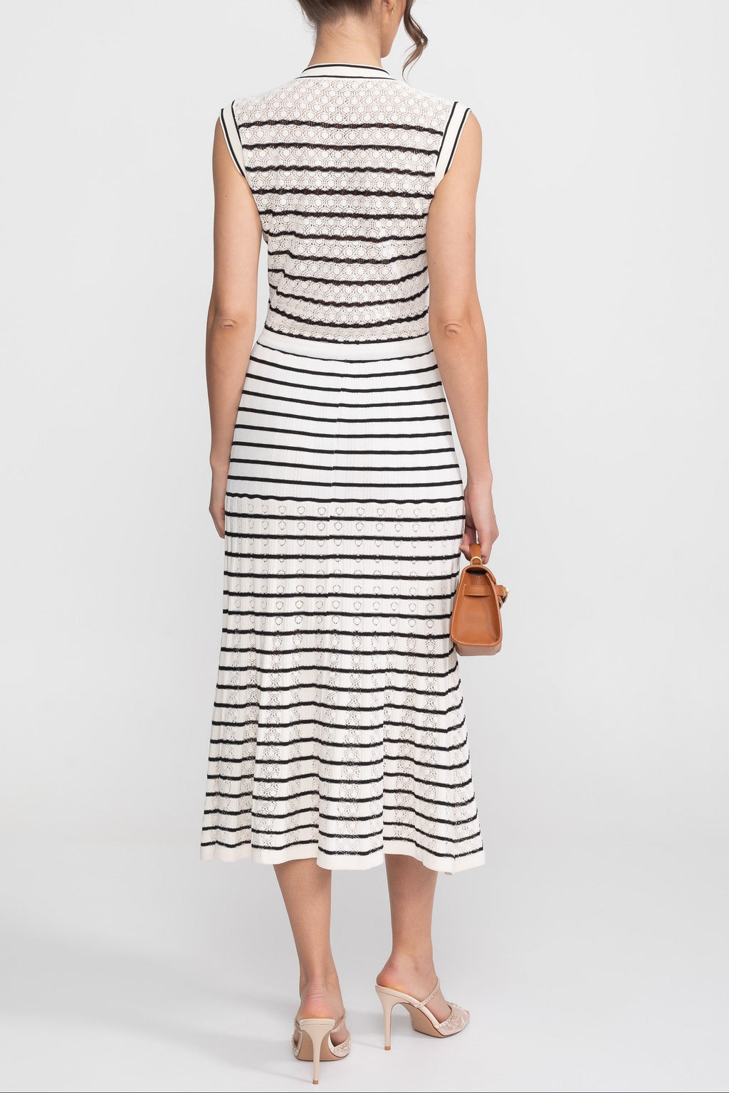 Striped Sleeveless Knit Midi Dress With V-Neck And Gold Buttons - White/Black Avalabel