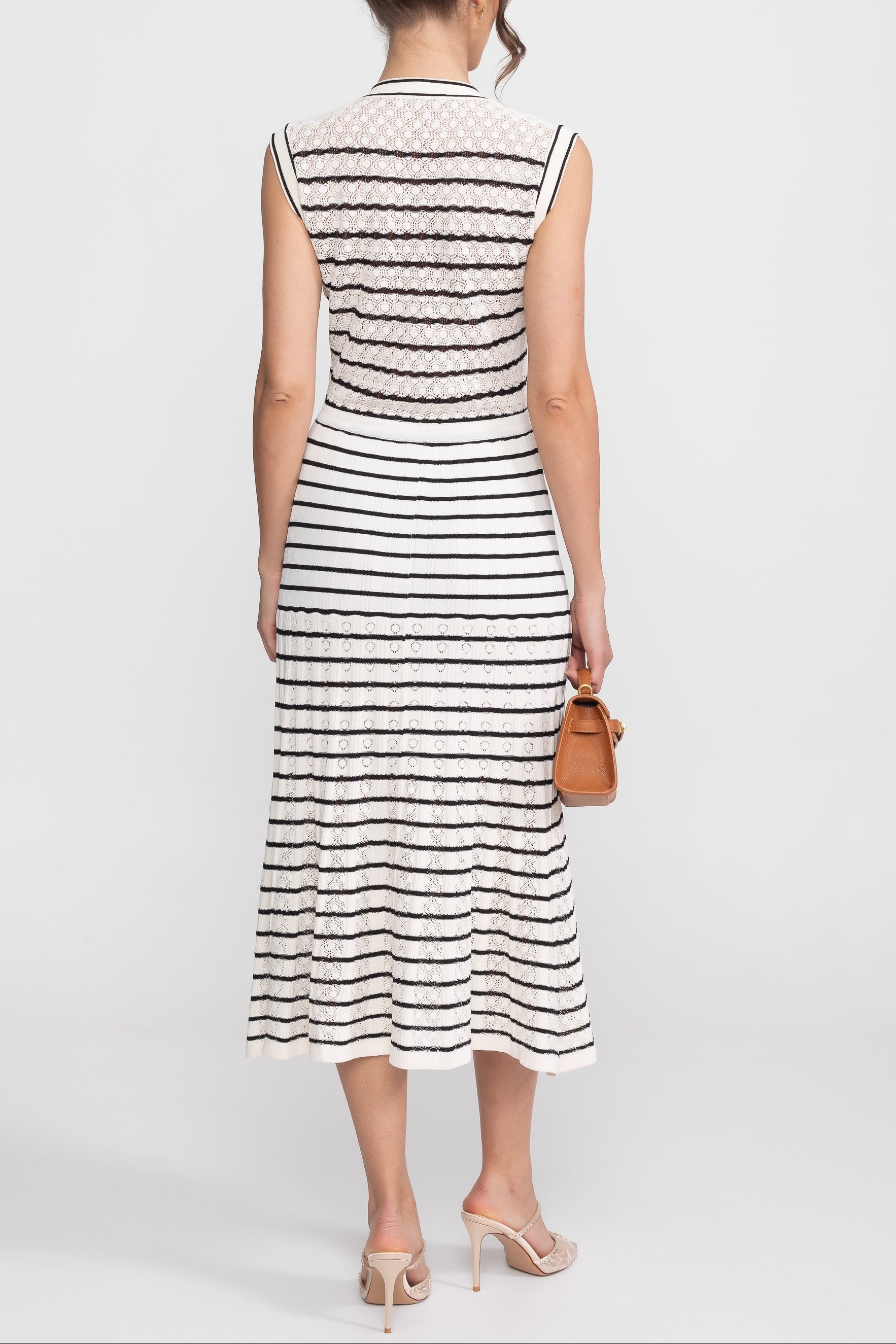 Striped Sleeveless Knit Midi Dress With V-Neck And Gold Buttons - White/Black Avalabel