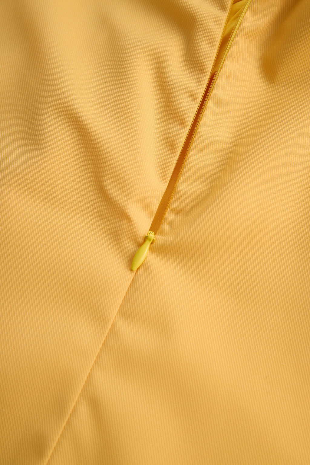 Stylish Sleeveless Halter Blouse with Neck Tie Detail Avalabel