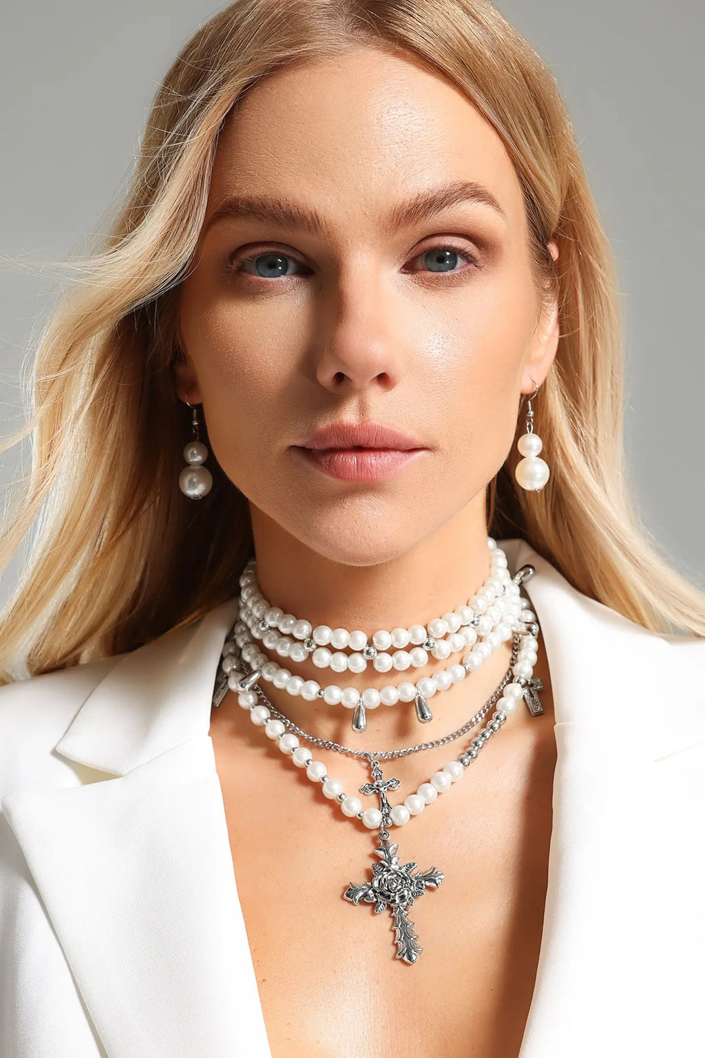 Julia Triple Pearls Cross Necklace Avalabel