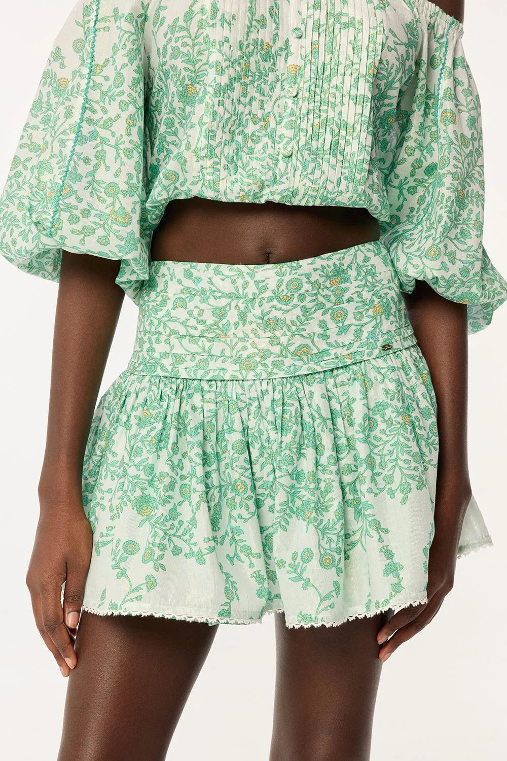OFF-SHOULDER FLORAL PRINT MINI SKIRT SET IN GREEN Avalabel