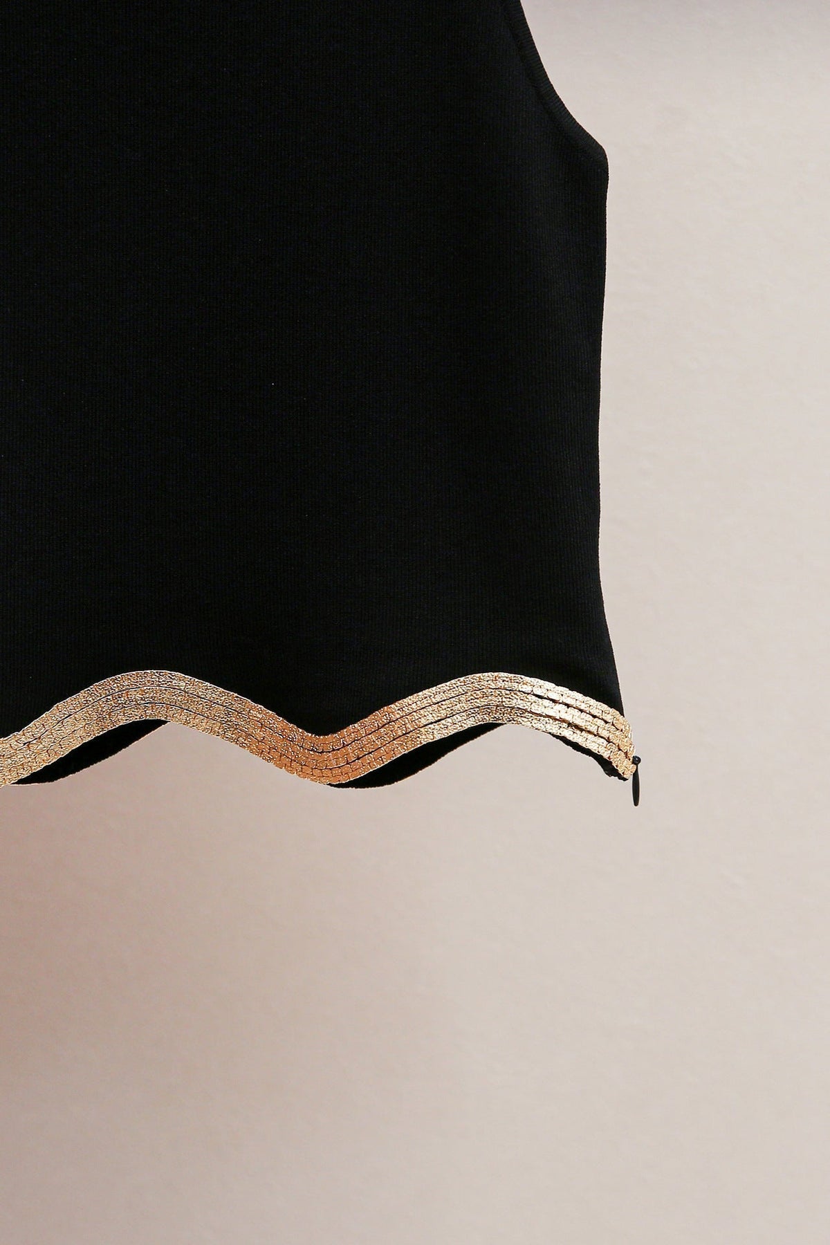 Black Cropped Jumper with Chain Detail Avalabel