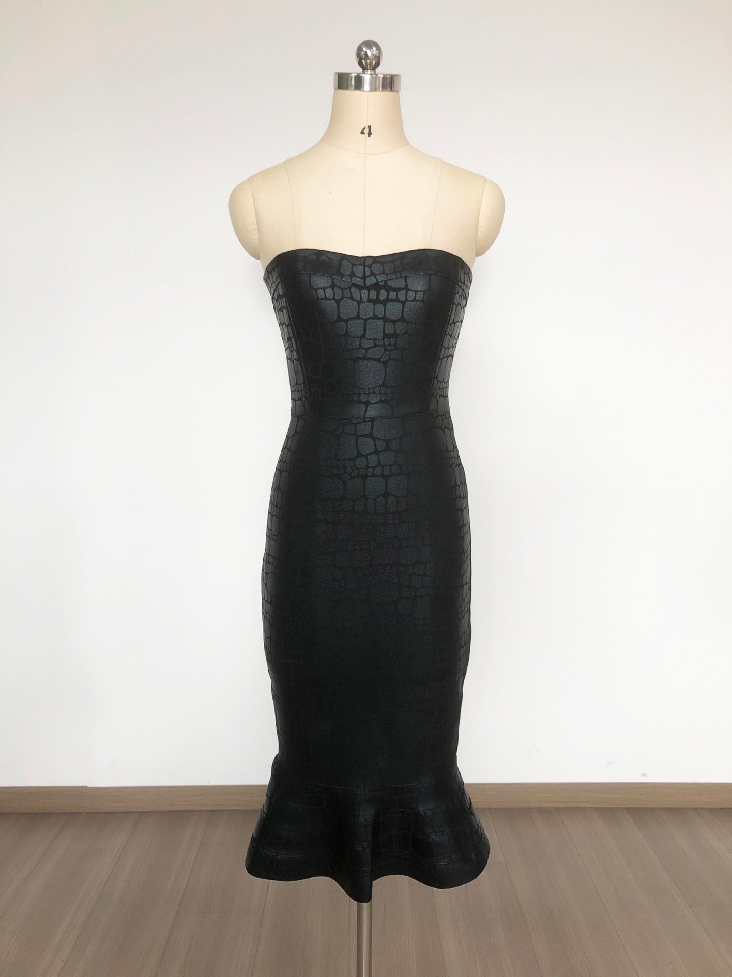 eudora off shoulder bodycon fishtail hem midi dress in black