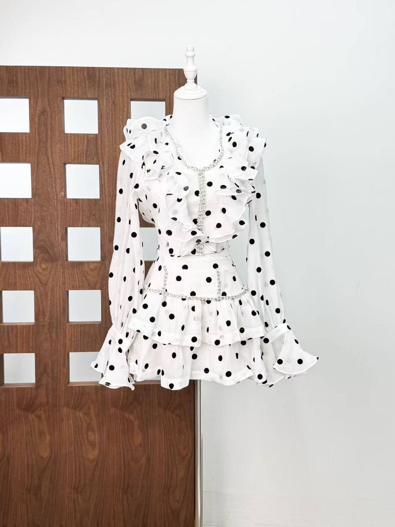 Black-white polka dot ruffled long-sleeved top with puffy skirt Avalabel