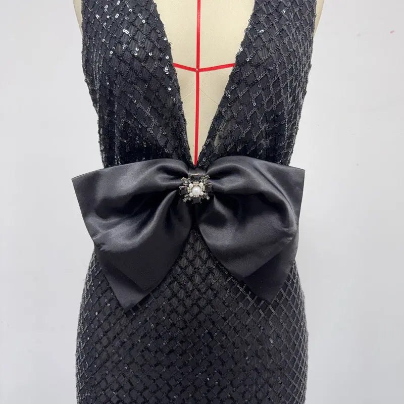 rebecca bow sequin embellished v neck maxi dress in black Avalabel