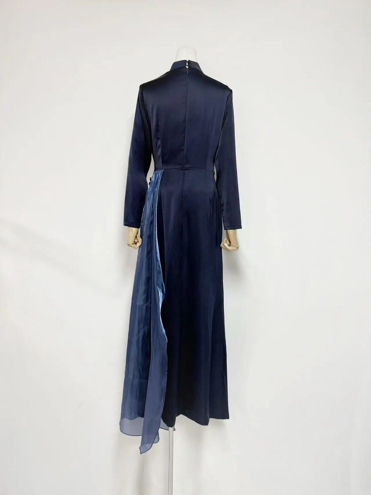 crystal flower Long-sleeve lace pleated maxi dress in blue Avalabel