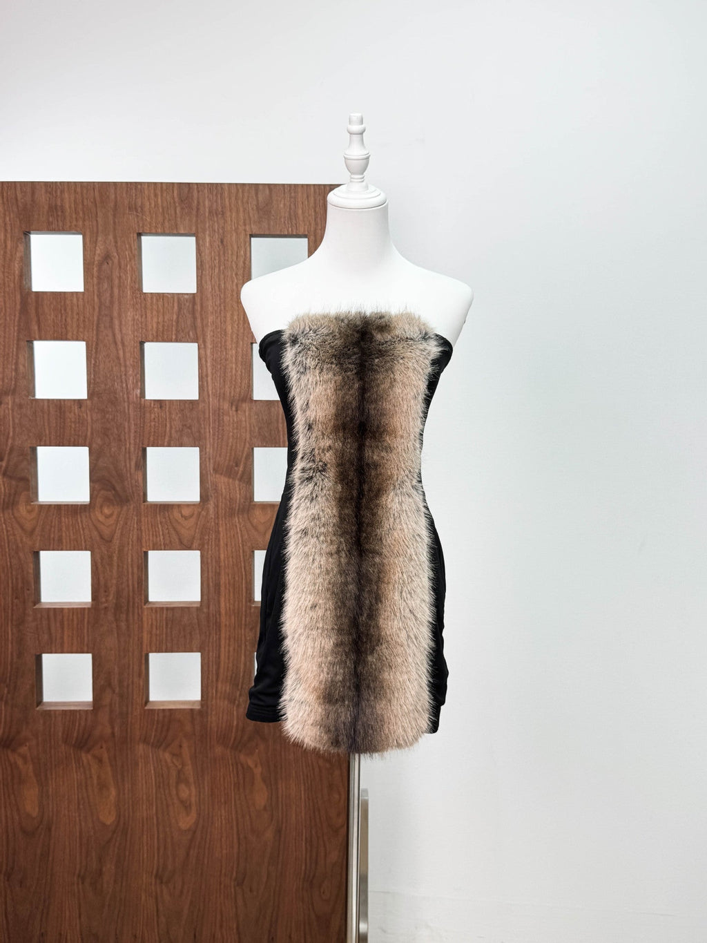 arlene Plush Cut Strapless mini Dress in black - mink Avalabel