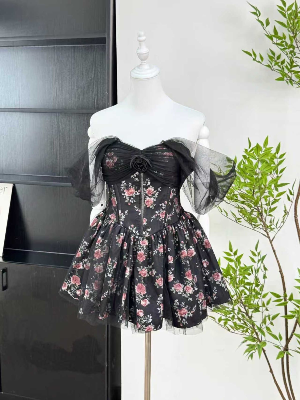 Bonnie Floral Printed Strapless Mini Dress in Black Avalabel