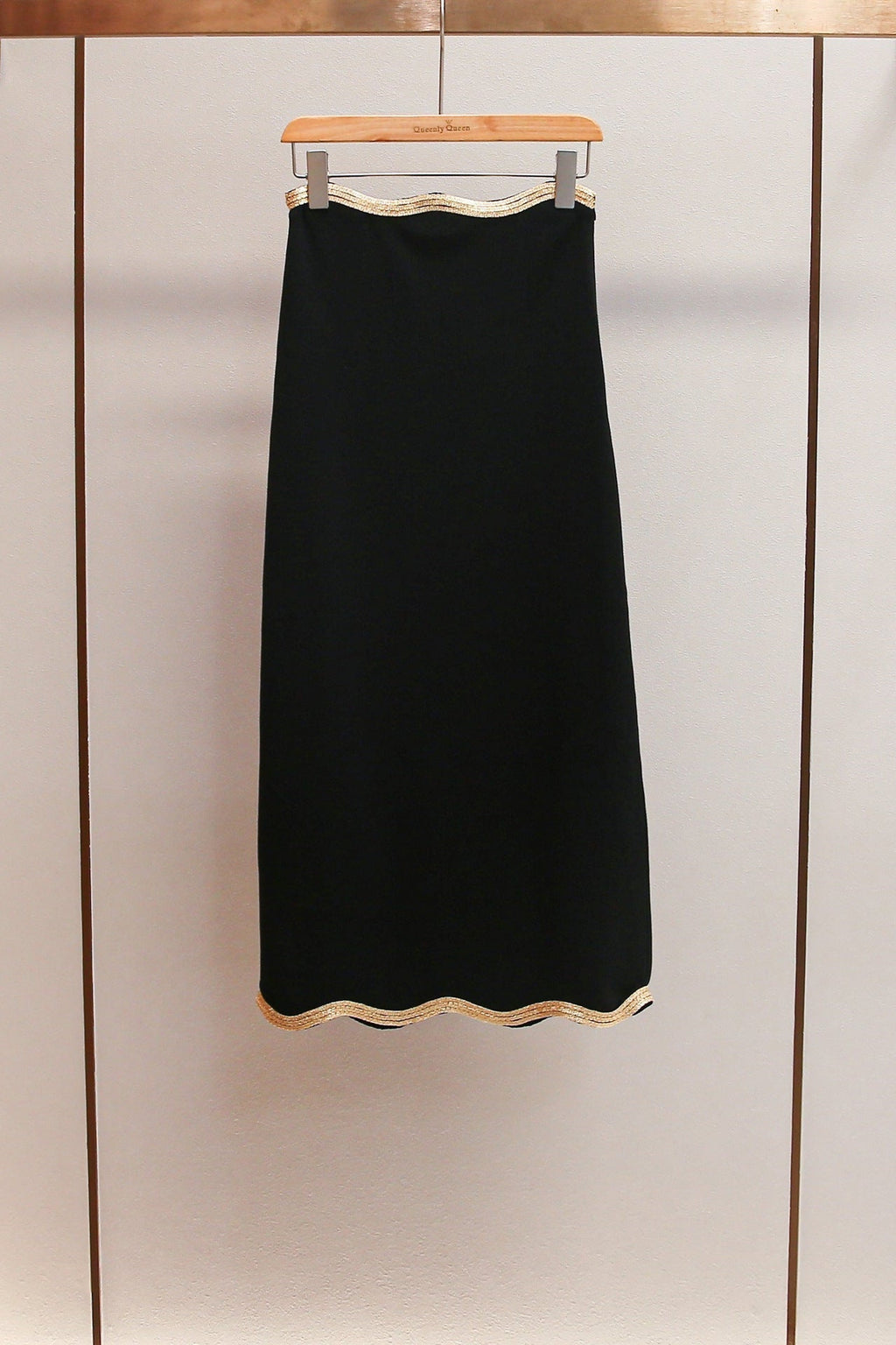 Black Long Knitted Skirt with Chain Detail Avalabel