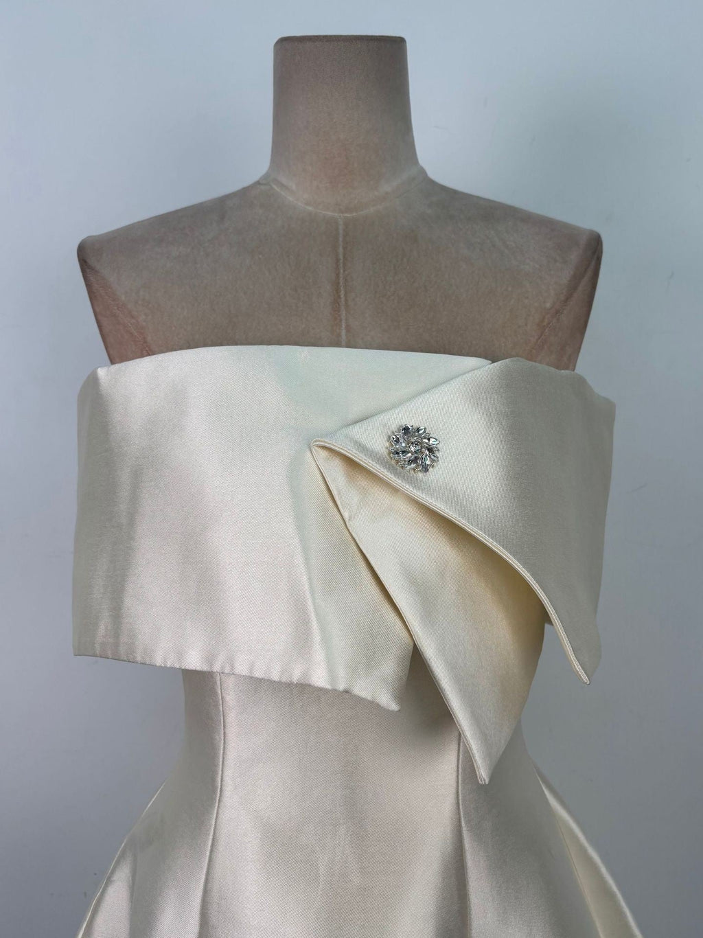 Brianna One-Shoulder Satin Mini Dress in Apricot Avalabel