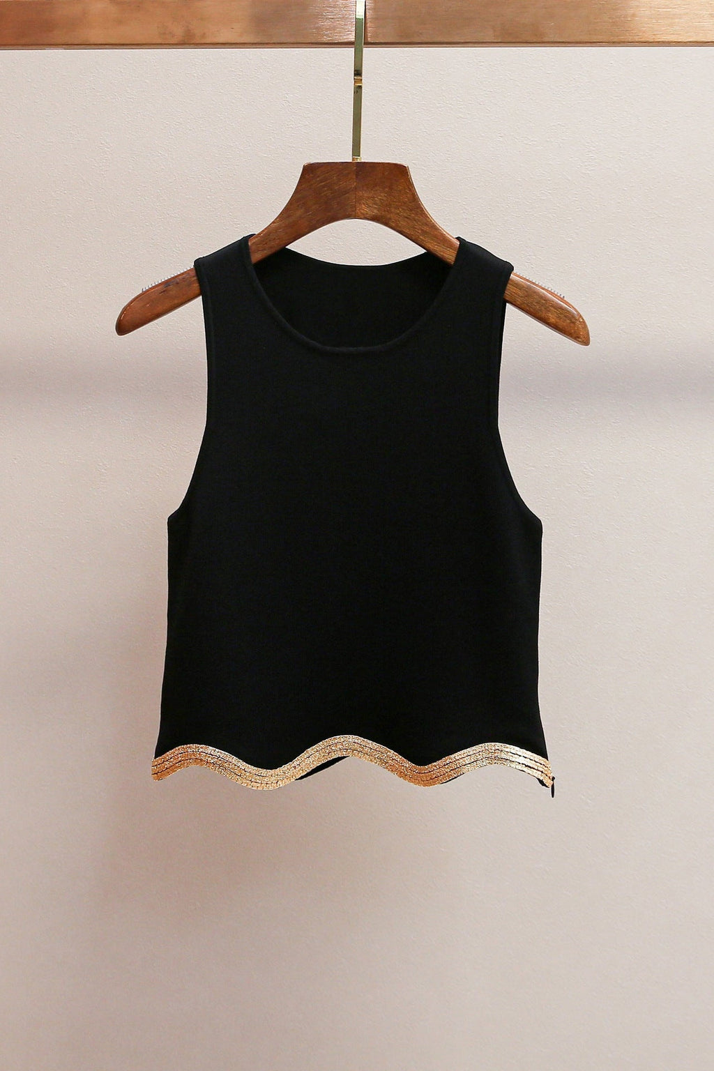 Black Cropped Jumper with Chain Detail Avalabel