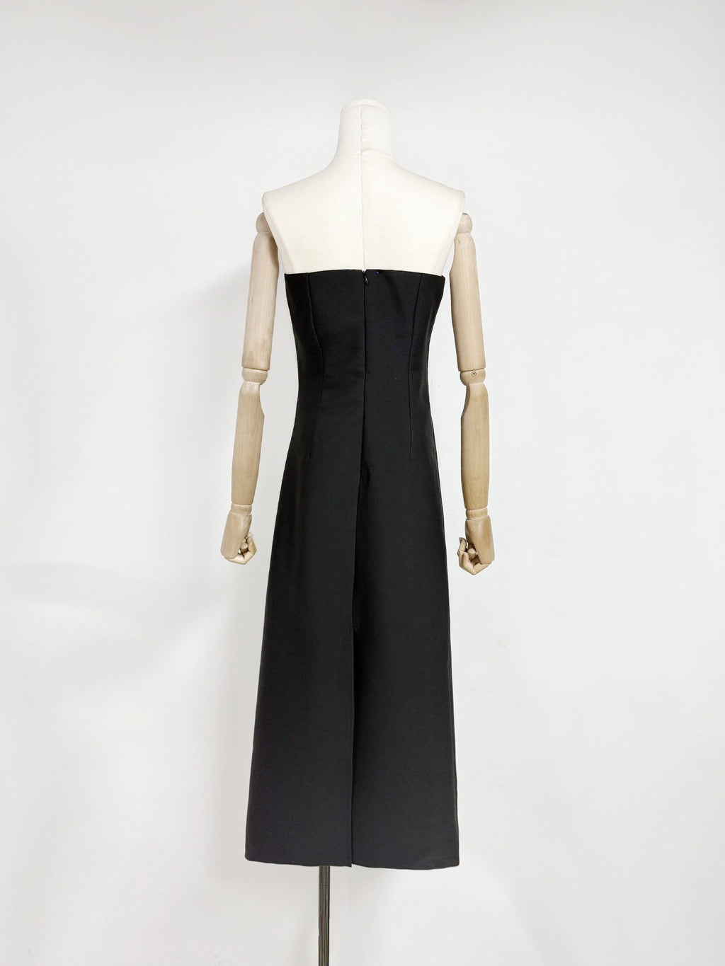 Suzanne Appliqué Floral Bustier Maxi Dress in Black Avalabel