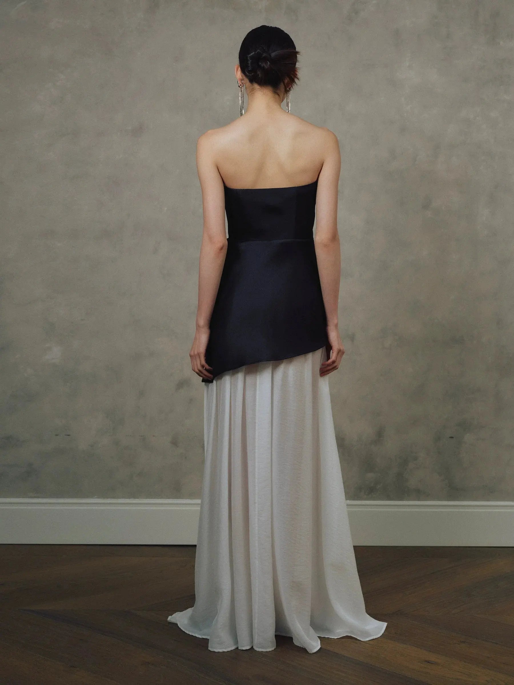 Satin Spliced tulle  strapless maxi dress in black and white Avalabel