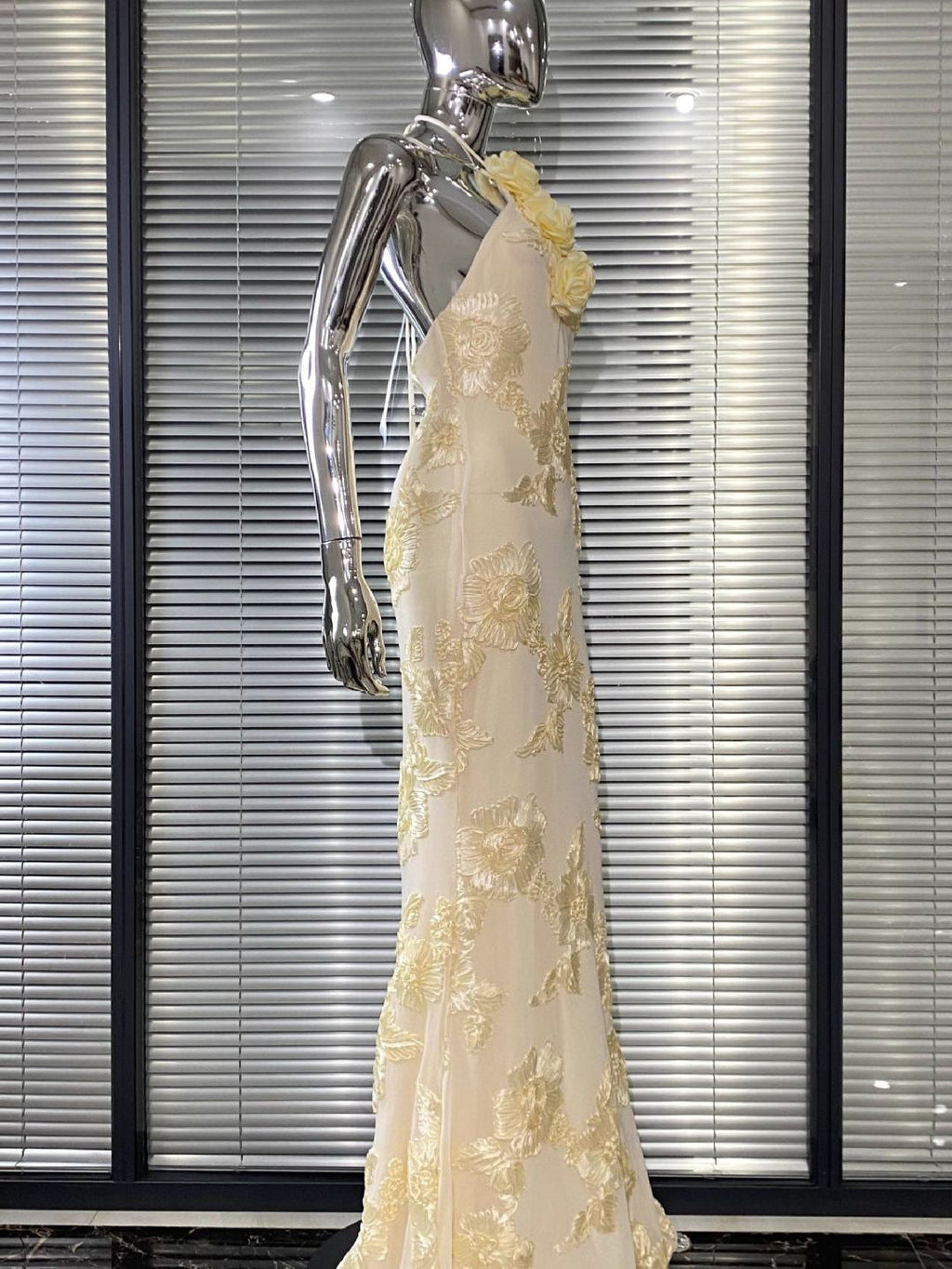 Nefertiti Pale Yellow Tulle Backless Party Mixi Dress Avalabel