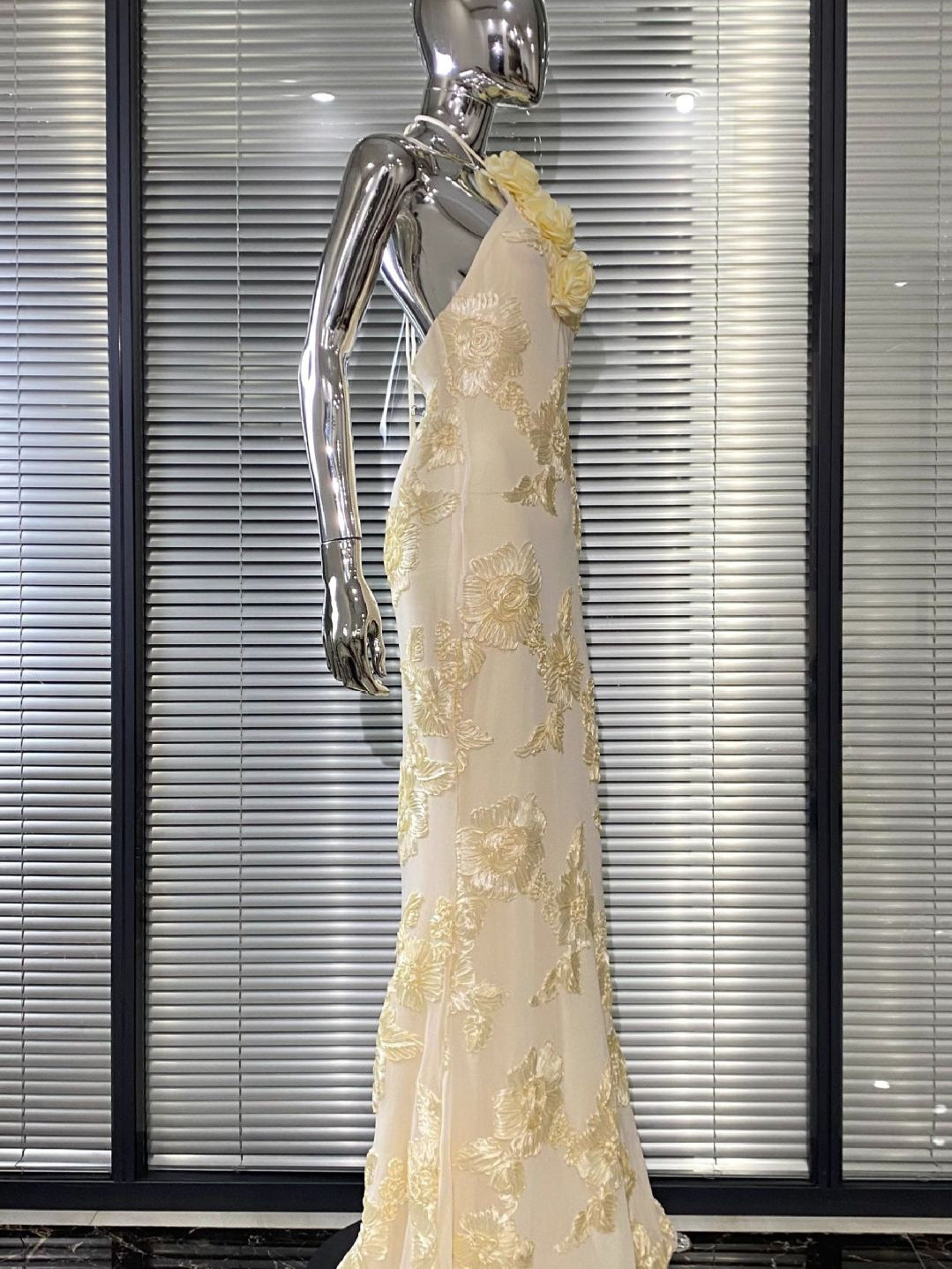 Nefertiti Pale Yellow Tulle Backless Party Mixi Dress Avalabel