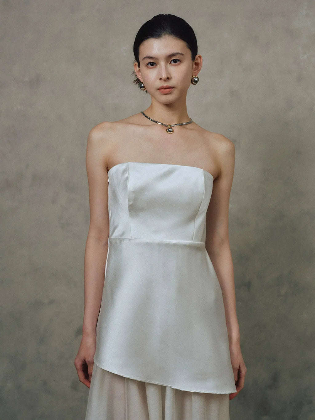 Satin Spliced tulle  strapless maxi dress in black and white Avalabel